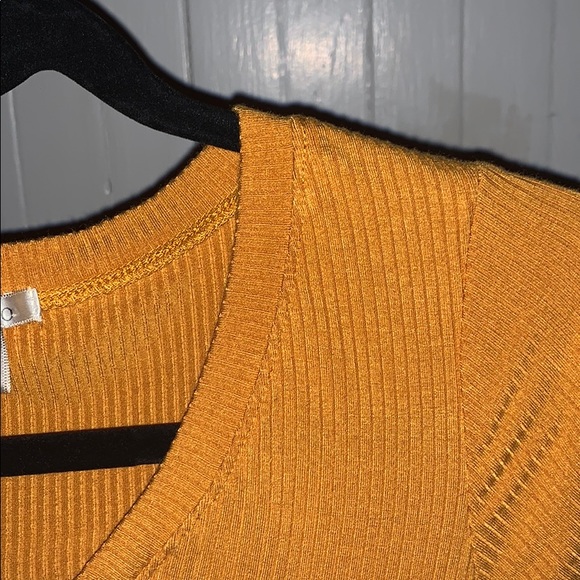 New. Orange/Yellow V-neck crop top. - Picture 3 of 4